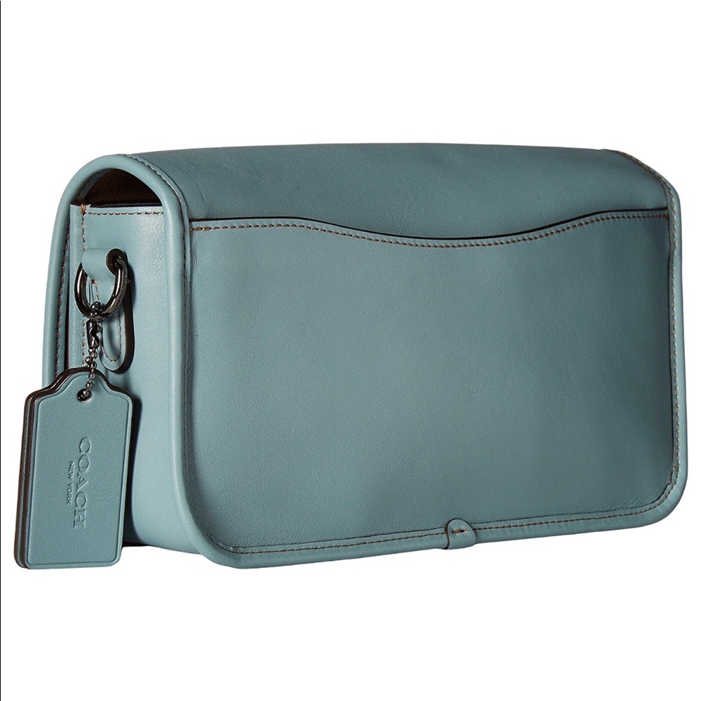 HP🎉✨Authentic Coach Turnlock Crossbody✨ - Picture 3 of 8